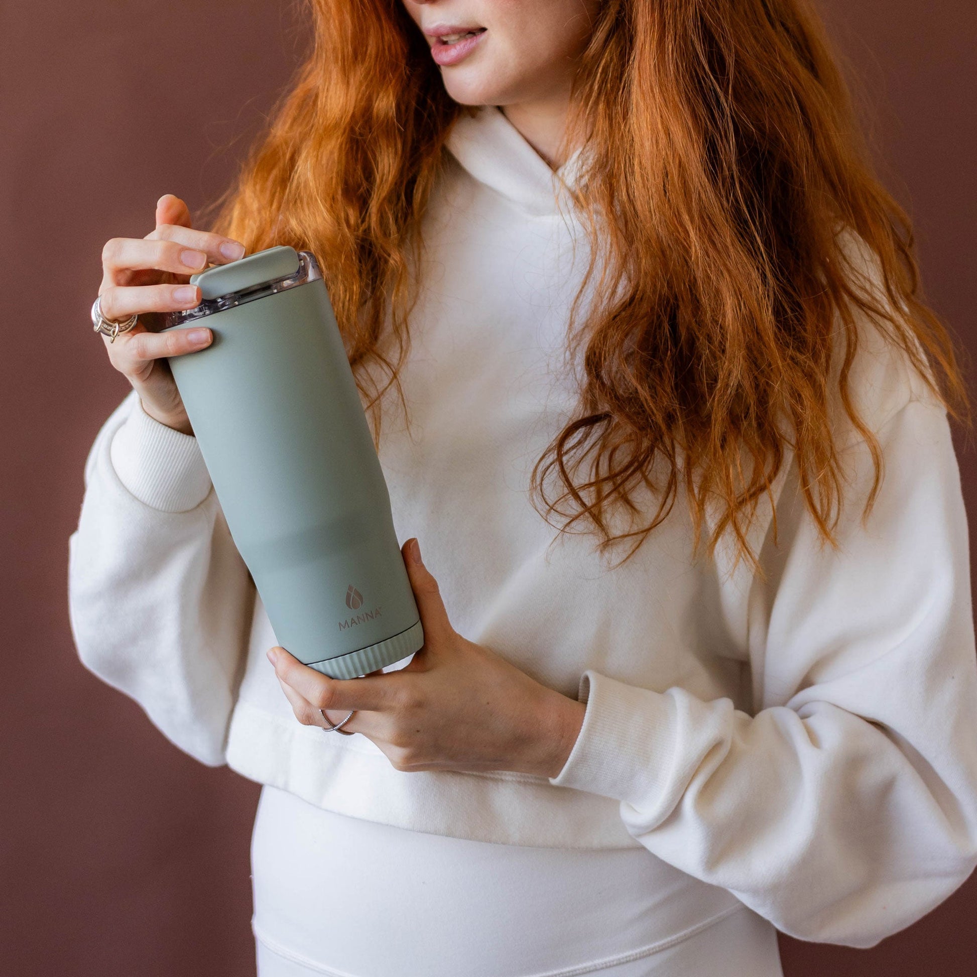 30-oz-groove-tumbler-k1 4Manna_Website_Lifestyles-17.jpg
