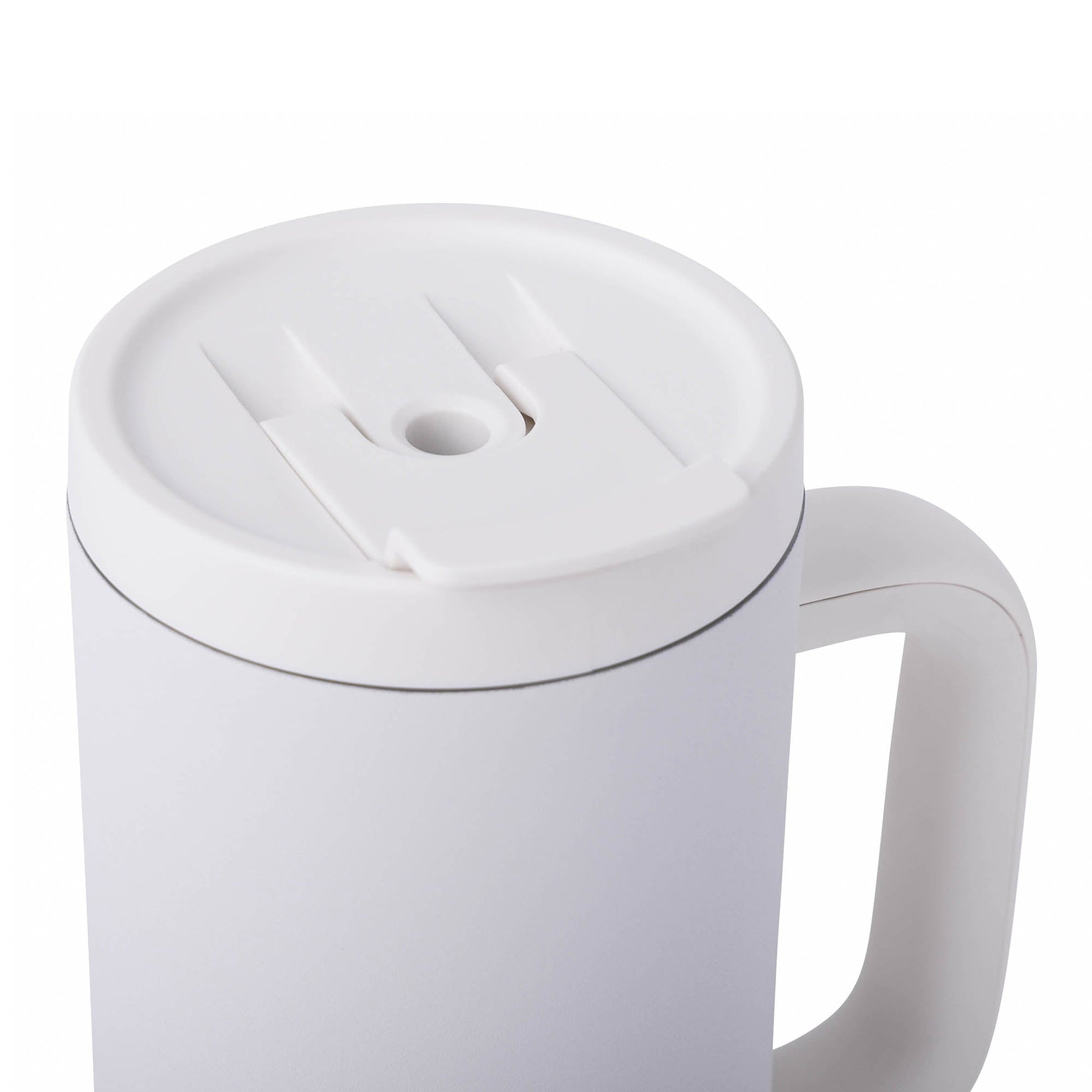 40-oz-leisure-tumbler-l2 CoreHome_MannaHydration_Whites_Raw-42.jpg